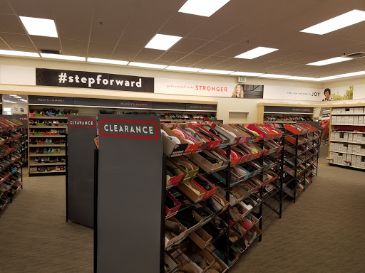 Shoe Store «Famous Footwear», reviews and photos, 2775 E Bidwell St, Folsom, CA 95630, USA