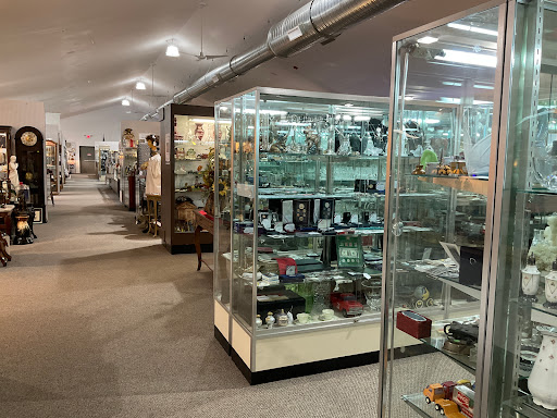 Antique Store «Days Of Olde Antiques & Collectibles At Galloway», reviews and photos, 110 S New York Rd, Galloway, NJ 08205, USA