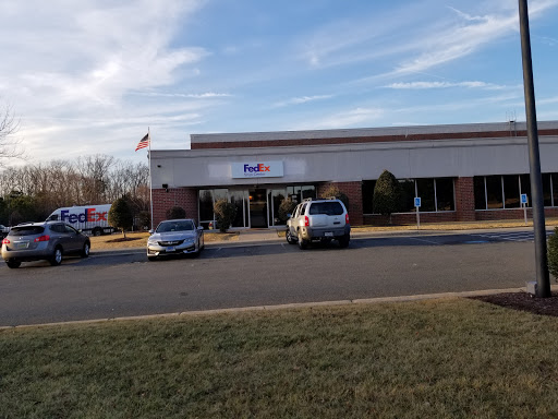 Shipping and Mailing Service «FedEx Ship Center», reviews and photos, 8800 Studley Rd, Mechanicsville, VA 23116, USA