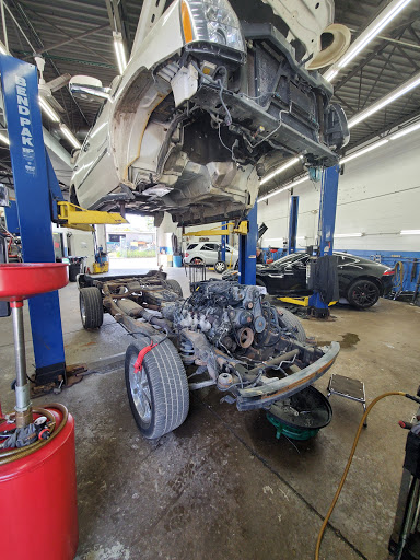 Auto Repair Shop «Hi-Tech Automotive of Wheeling / Car & Truck Repair», reviews and photos, 890 S Milwaukee Ave, Wheeling, IL 60090, USA