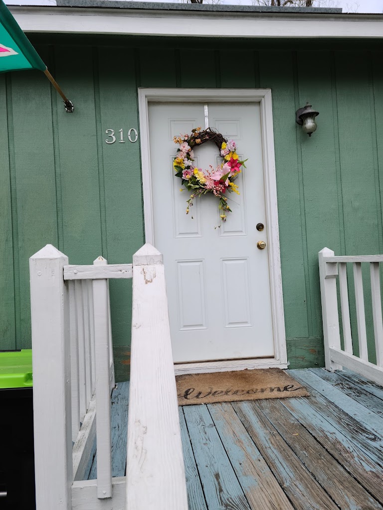 J&J Hair Design 28574