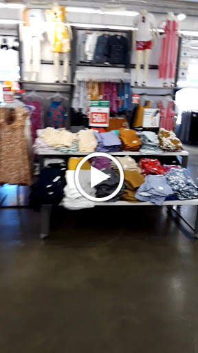 Clothing Store «Old Navy», reviews and photos, 228 Vintage Way, Novato, CA 94945, USA