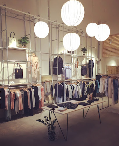 Rezensionen über Früh'ling Fashion Store in Zug - Bekleidungsgeschäft