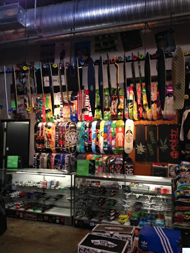 Clothing Store «Zumiez», reviews and photos, 3500 S Meridian #340, Puyallup, WA 98373, USA