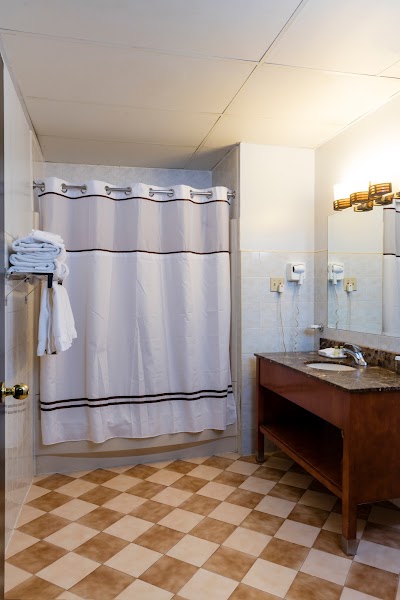 Photos of Broadway Plaza Hotel