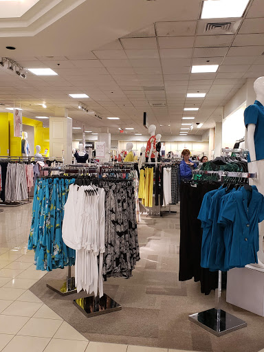 Shopping Mall «The Mall at Whitney Field», reviews and photos, 100 Commercial Rd, Leominster, MA 01453, USA