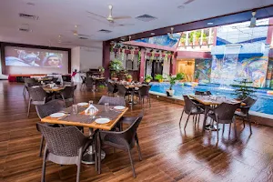Hotel Menino Executive Bar & Restaurant image