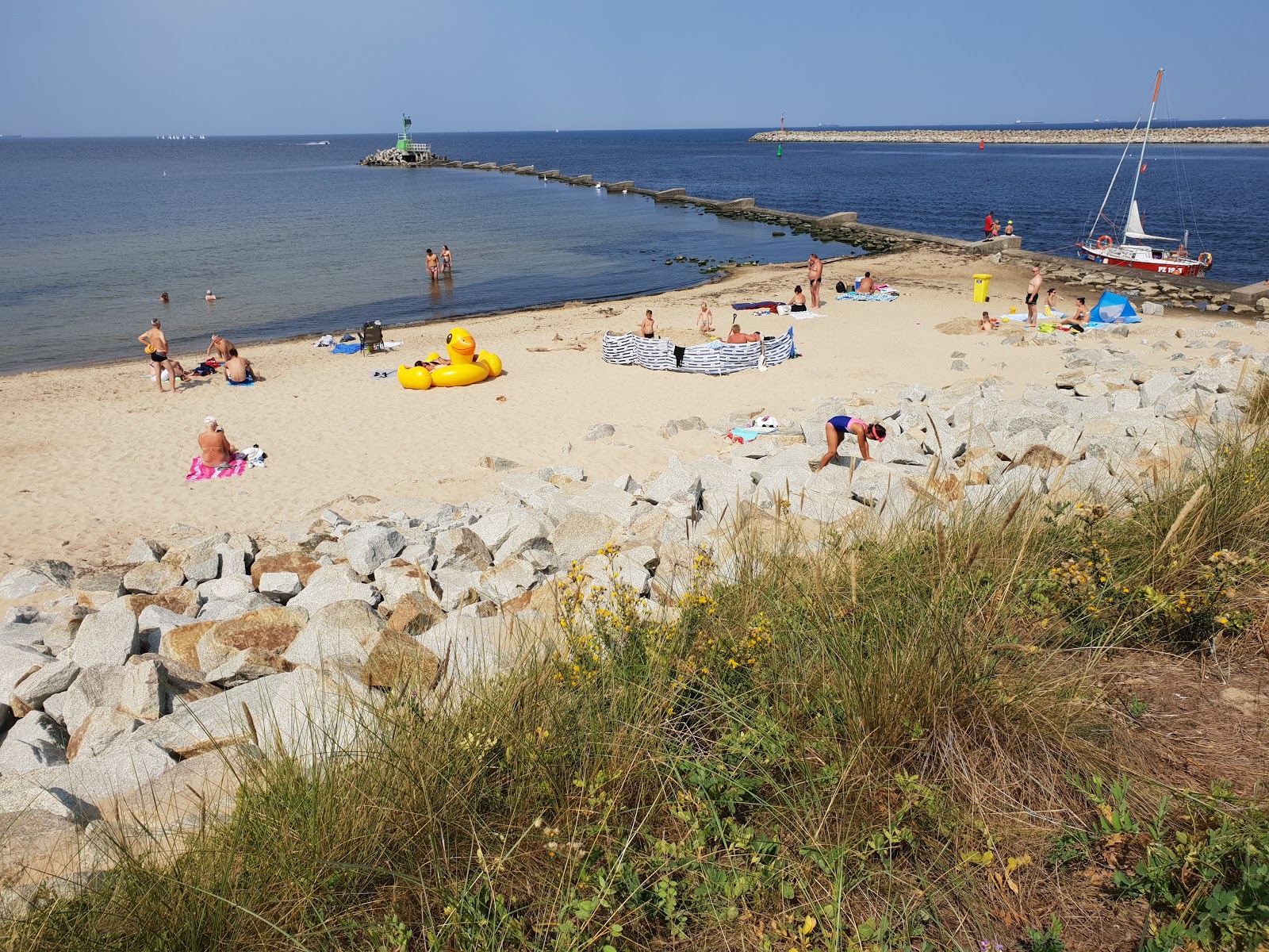 Gorki Zachodnie Beach'in fotoğrafı ve yerleşim