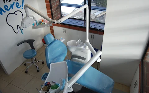 Dental City - Clínica Dental image