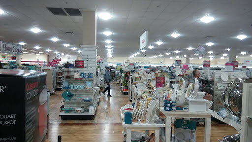 Department Store «T.J. Maxx & HomeGoods», reviews and photos, 105 Middlesex Ave, Somerville, MA 02145, USA