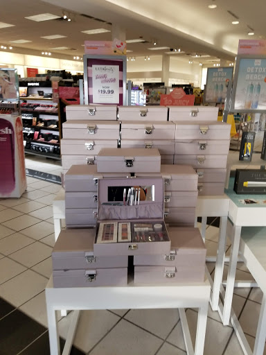 Shopping Mall «Willow Ridge Shopping Center», reviews and photos, 710 NJ-73, Marlton, NJ 08053, USA