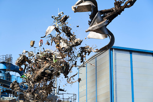 Centre de recyclage Menut Recyclage Bourges (Achat métaux, démolition VHU, enlèvement ferraille) Saint-Germain-du-Puy
