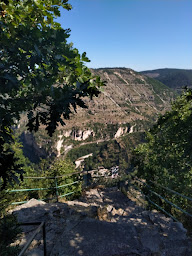 Photo n°15 de Le Saltadou : Panorama du cirque de Saint-Chély-du-Tarn à Gorges du Tarn Causses ()