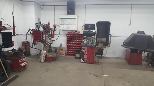 Auto Repair Shop «Airborne Auto Repair», reviews and photos, 100 Old Vestal Rd, Vestal, NY 13850, USA