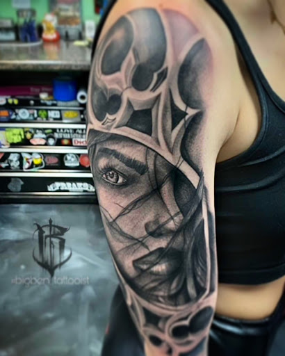 Tattoo Shop «Maximum Tattoo», reviews and photos, 20594 N Milwaukee Ave, Deerfield, IL 60015, USA