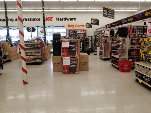 Hardware Store «Westlake Ace Hardware», reviews and photos, 2054 NW Topeka Blvd, Topeka, KS 66608, USA