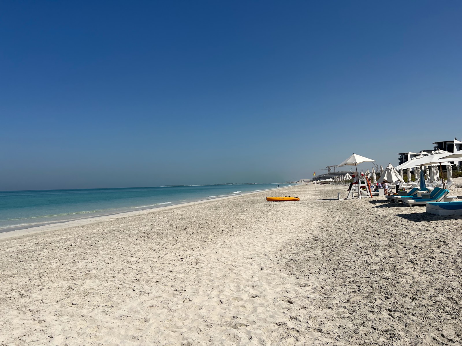Fotografie cu Plaja Saadiyat - locul popular printre cunoscătorii de relaxare