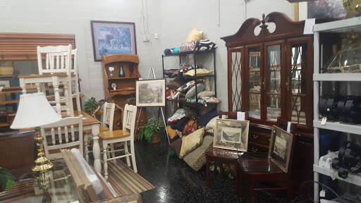 Thrift Store «Twice As Nice Resale of Denton», reviews and photos, 413 E Oak St, Denton, TX 76201, USA