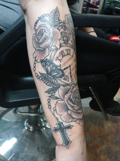 Explore cute tattoo filler ideas, creative tattoo ideas in Kansas City, available at Beautiful Body Tattoo and Piercings