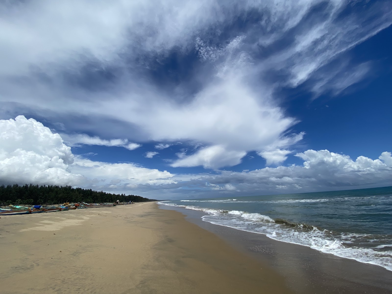 Foto von Thirumullaivasal Beach mit beiger sand Oberfläche