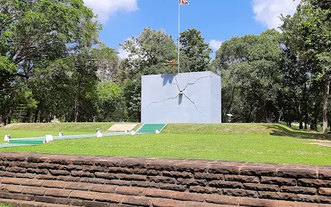 Killinochchi War Memorial Monument | කිලිනොච්චි යුධ ස්මාරකය,/கிளிநொச்சி போர் நினைவு சின்னம் image