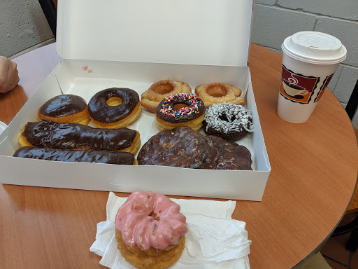 Donut Shop «Clifton Donut Shop», reviews and photos, 2317 Brownsboro Rd, Louisville, KY 40206, USA