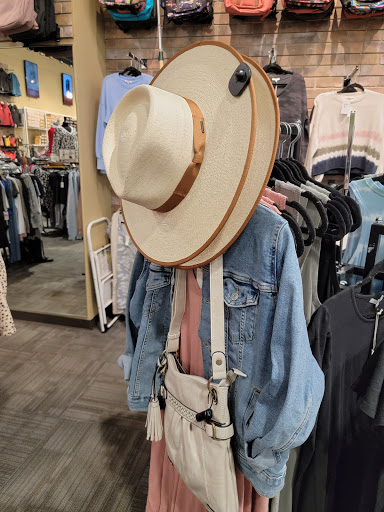 Shoe Store «MetroShoe Warehouse», reviews and photos, 2308 24th Ave NW, Norman, OK 73069, USA