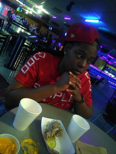 Bowling Alley «Crest Bowl», reviews and photos, 650 N New Florissant Rd, Florissant, MO 63031, USA