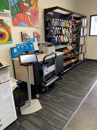 Print Shop «FedEx Office Print & Ship Center», reviews and photos, 240 N Denton Tap Rd #470, Coppell, TX 75019, USA