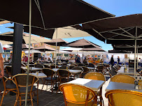 Atmosphère du Restaurant français Les Palmiers à Villefranche-sur-Mer - n°11