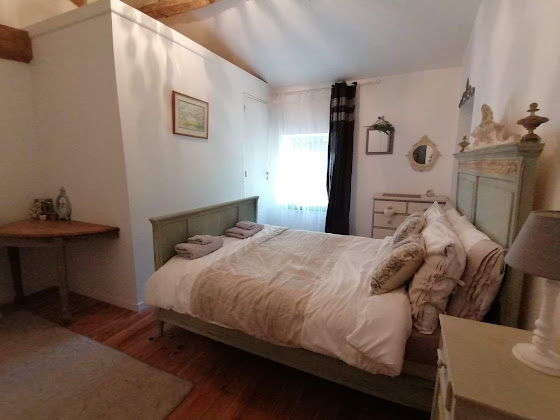 Chambres Chambre d'hôtes La Belle Lavande 16460 Chenommet, France