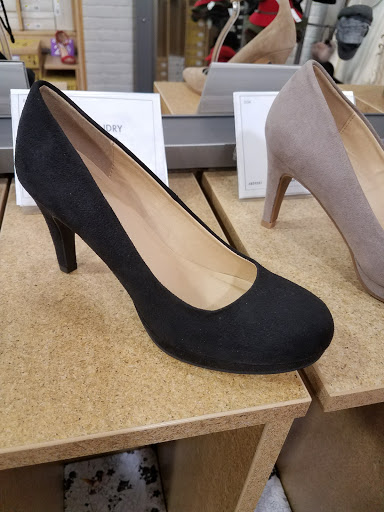 Shoe Store «DSW Designer Shoe Warehouse», reviews and photos, 4100 E Mexico Ave, Denver, CO 80222, USA