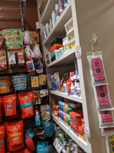Pet Supply Store «The Fish & Bone, Boston MA», reviews and photos, 217 Newbury St, Boston, MA 02116, USA