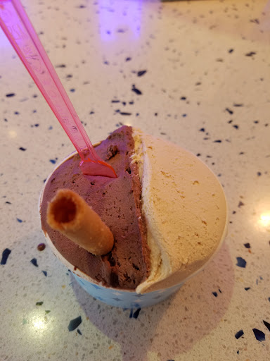 Ice Cream Shop «Frost Gelato - Highland Park», reviews and photos, 617 Central Ave, Highland Park, IL 60035, USA
