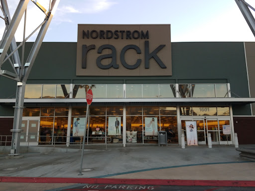Department Store «Nordstrom Rack Burbank Empire Center», reviews and photos, 1601 N Victory Pl, Burbank, CA 91502, USA