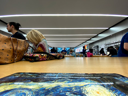 Computer Store «Apple Trumbull», reviews and photos, 5065 Main St, Trumbull, CT 06611, USA