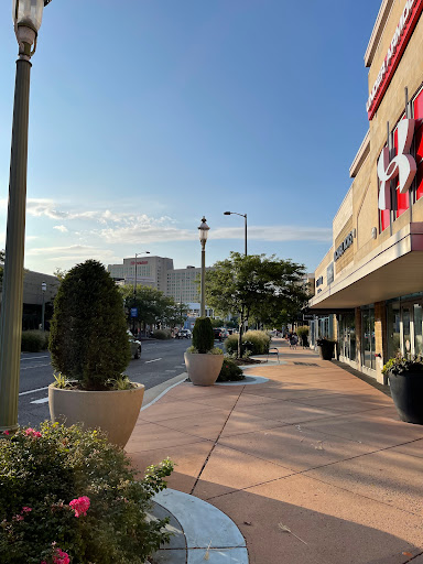 Clothing Store «Under Armour Factory House», reviews and photos, 11 N Michigan Ave #430, Atlantic City, NJ 08401, USA