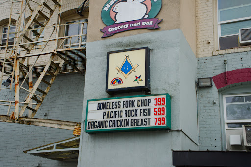 Grocery Store «Harvest Fresh Grocery & Deli», reviews and photos, 251 NE 3rd St, McMinnville, OR 97128, USA