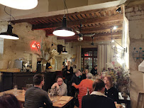 Atmosphère du Restaurant français Le Galoubet à Arles - n°3