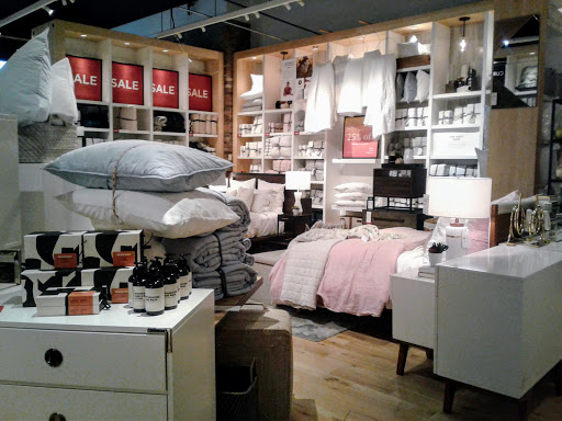 Furniture Store «west elm», reviews and photos, 1201 NW Couch St, Portland, OR 97209, USA