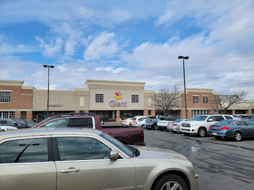 Grocery Store «Giant», reviews and photos, 1454 Chain Bridge Rd, McLean, VA 22101, USA