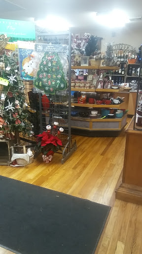 Grocery Store «River country store (live bait sold here )», reviews and photos, 2142 Mission Rd, Harpers Ferry, WV 25425, USA