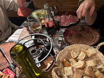 Raclette du Restaurant servant de la raclette O chalet savoyard meaux - n°8