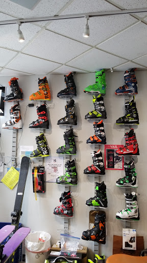 Snowboard Rental Service «Double Diamond Ski Shop», reviews and photos, 520 E Lionshead Cir, Vail, CO 81657, USA