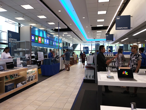 Electronics Store «Best Buy», reviews and photos, 875 N Michigan Ave, Chicago, IL 60611, USA