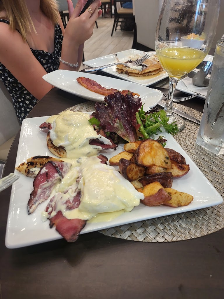 Zest Restaurant at Valencia Bonita 34135