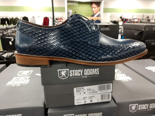 Clothing Store «K&G Fashion Superstore», reviews and photos, 3393 Steelyard Dr, Cleveland, OH 44109, USA