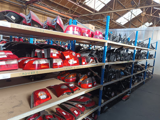 Photo 1 - Dem's Auto Casse-Auto CHARTRES