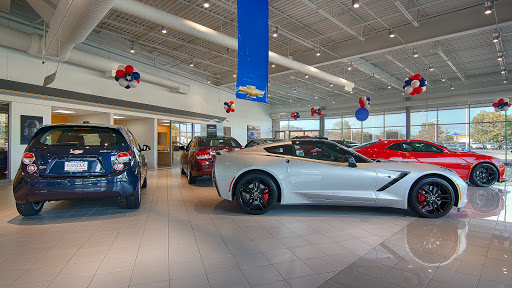 Chevrolet Dealer «Castle Chevy North», reviews and photos, 175 N Arlington Heights Rd, Elk Grove Village, IL 60007, USA