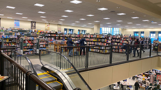 Book Store «Barnes & Noble», reviews and photos, 5755 N Bayshore Dr, Glendale, WI 53217, USA